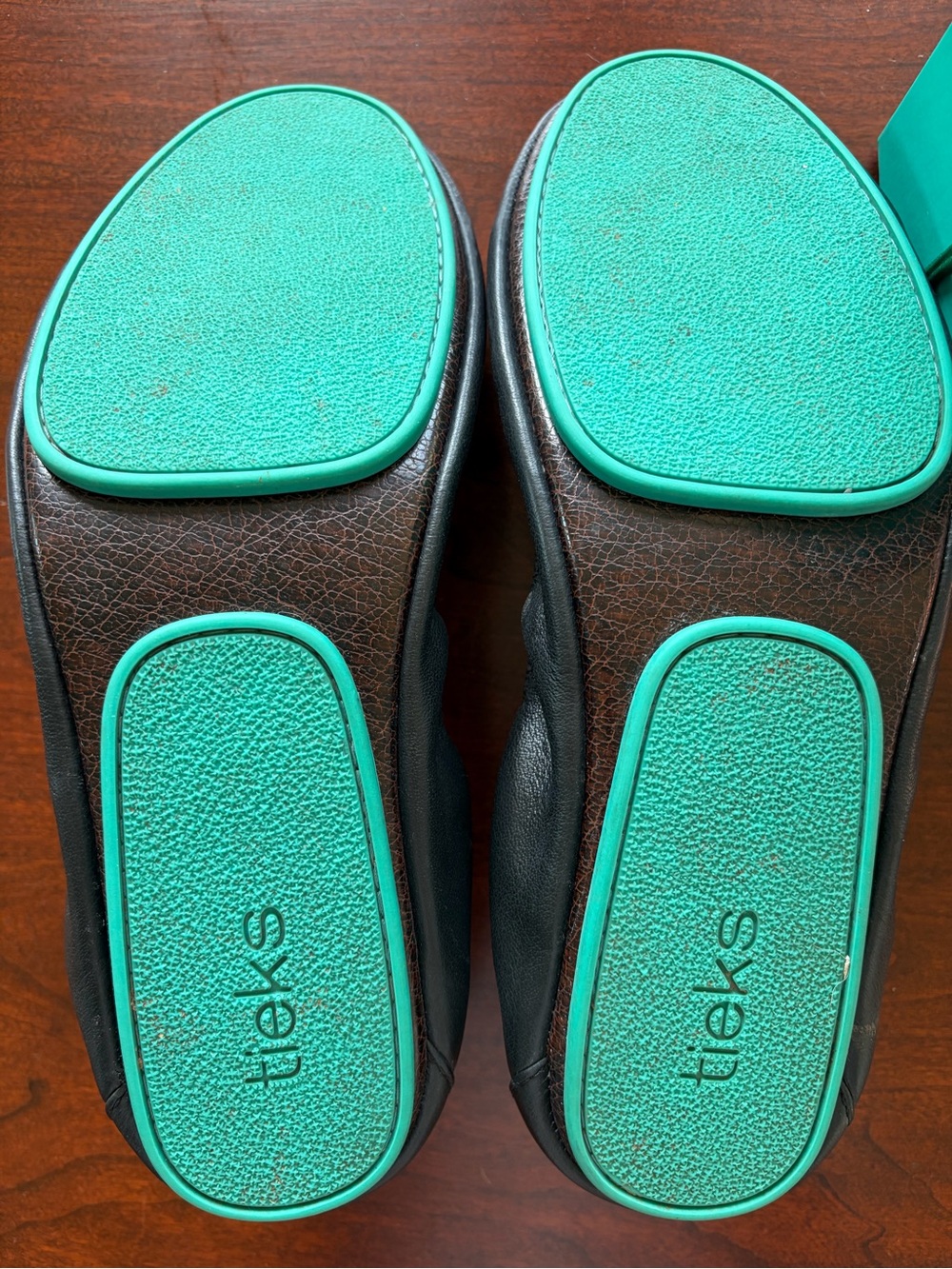 Tieks Black Leather Ballet Flats with Turquoise Heel Tab Size 11 - Picture 2 of 5